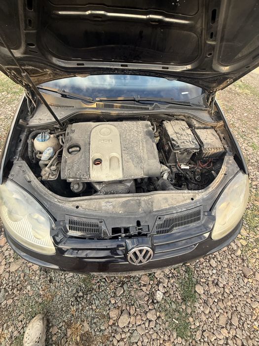 Volkswagen Golf 5  1.6 FSI - части