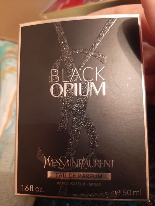 Дамски луксозен парфюм YSL Black opium