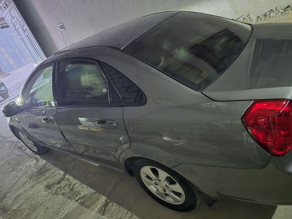 Jentra 3 avtamat srochna sotiladi