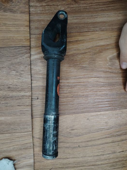 Продам вилку iu с колбой и блинчиком с болтом за 1.100 тг