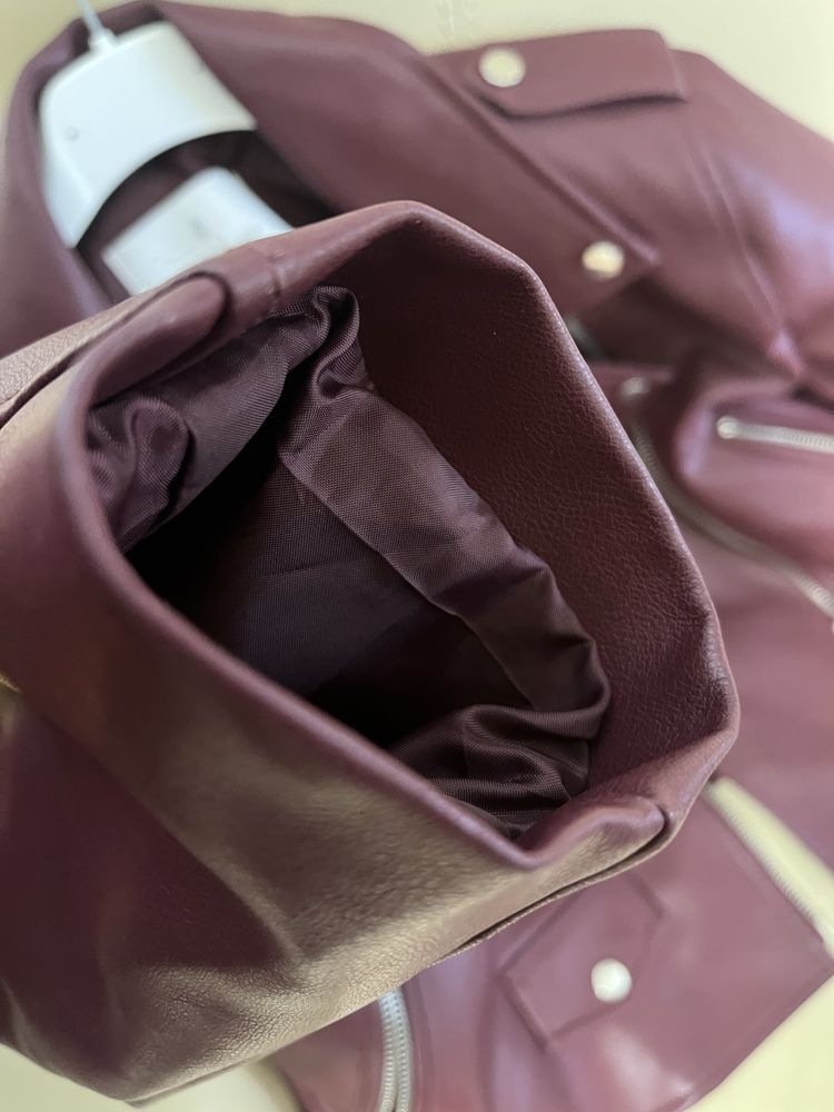 Кожено яке от stradivarius носено броени пъти