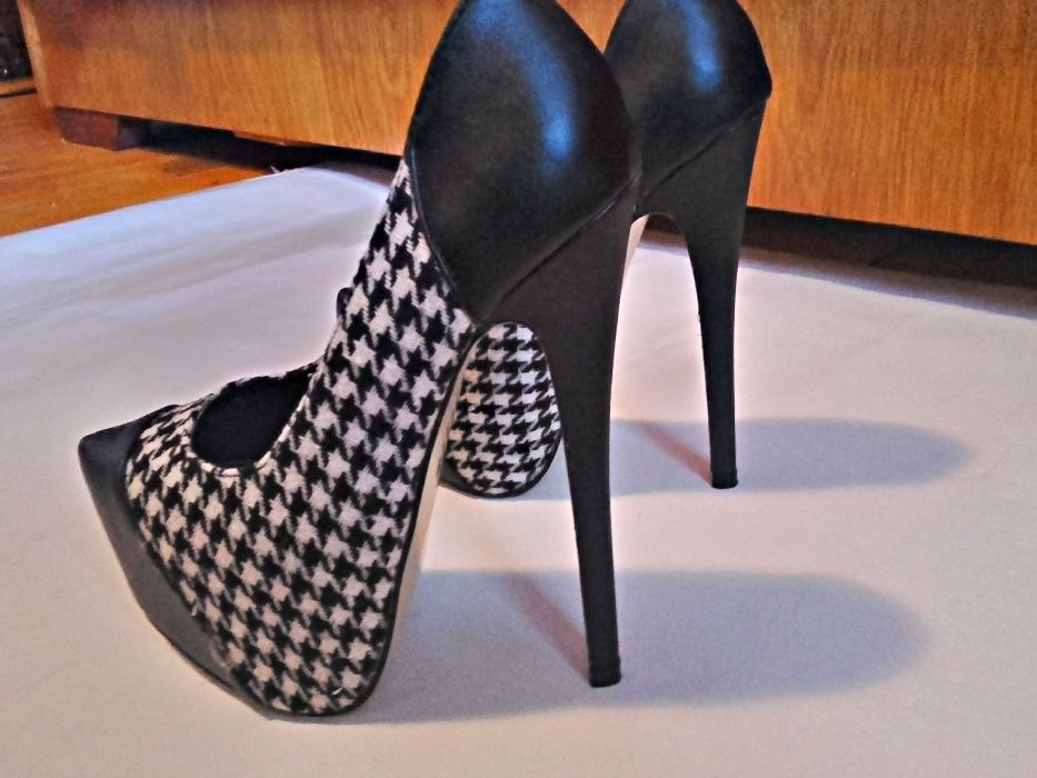 Pantofi dama Botinelli noi nr 36,toc inalt 17 cm