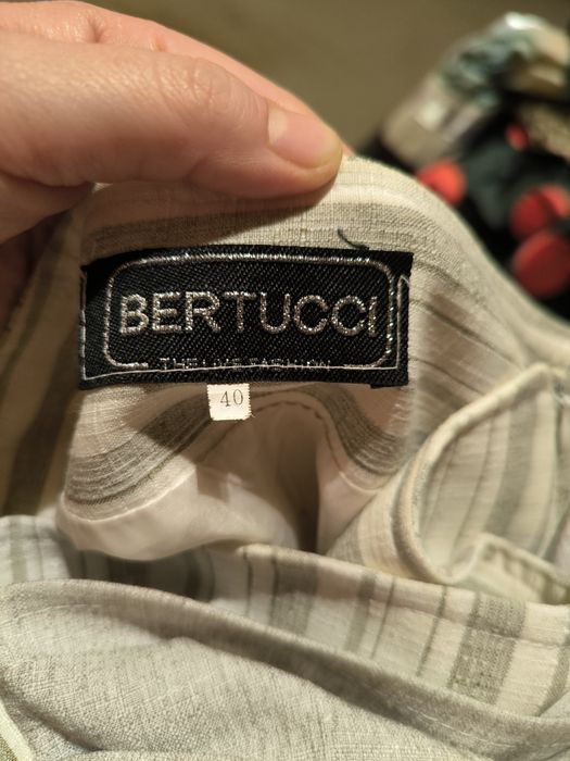 Женские юбочки в продаже