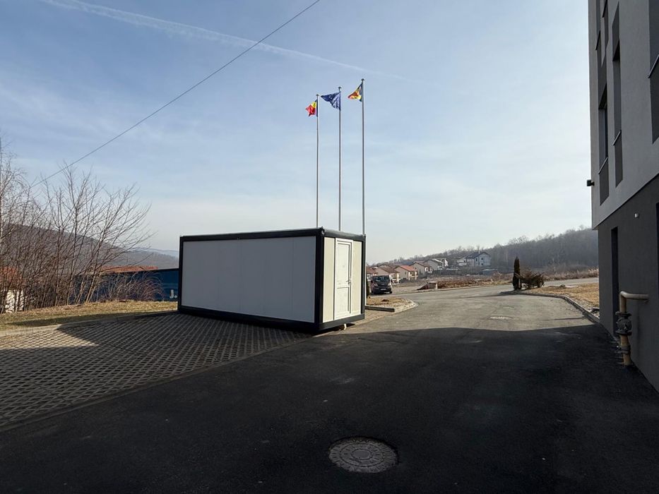 Vand container gri antracit 6x2,4 o usa un geam 2.799€