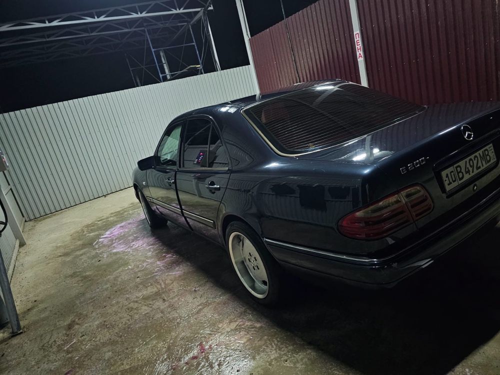 Mercedes benz w210