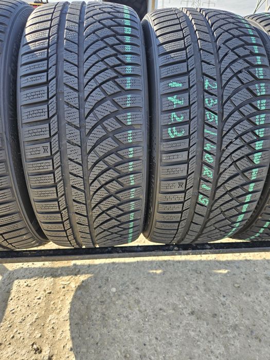 Vând anvelope iarna 235/40/19 235/40r19 KUMHO