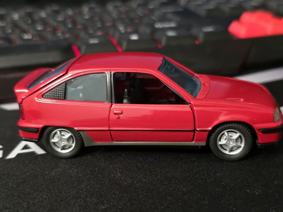 Opel Kadett gsi 1:43