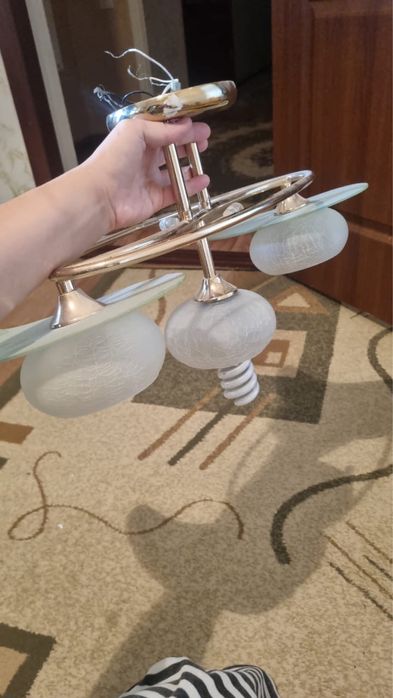 Люстра в отличном состоянии