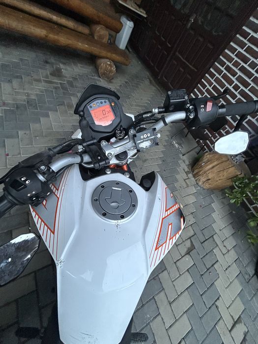 Vând ktm duke390