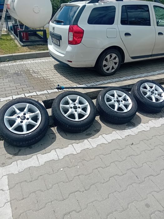 Jante aliaj +anvelope de vară. 2 goodyear, 2 semperit. 175 65 14.