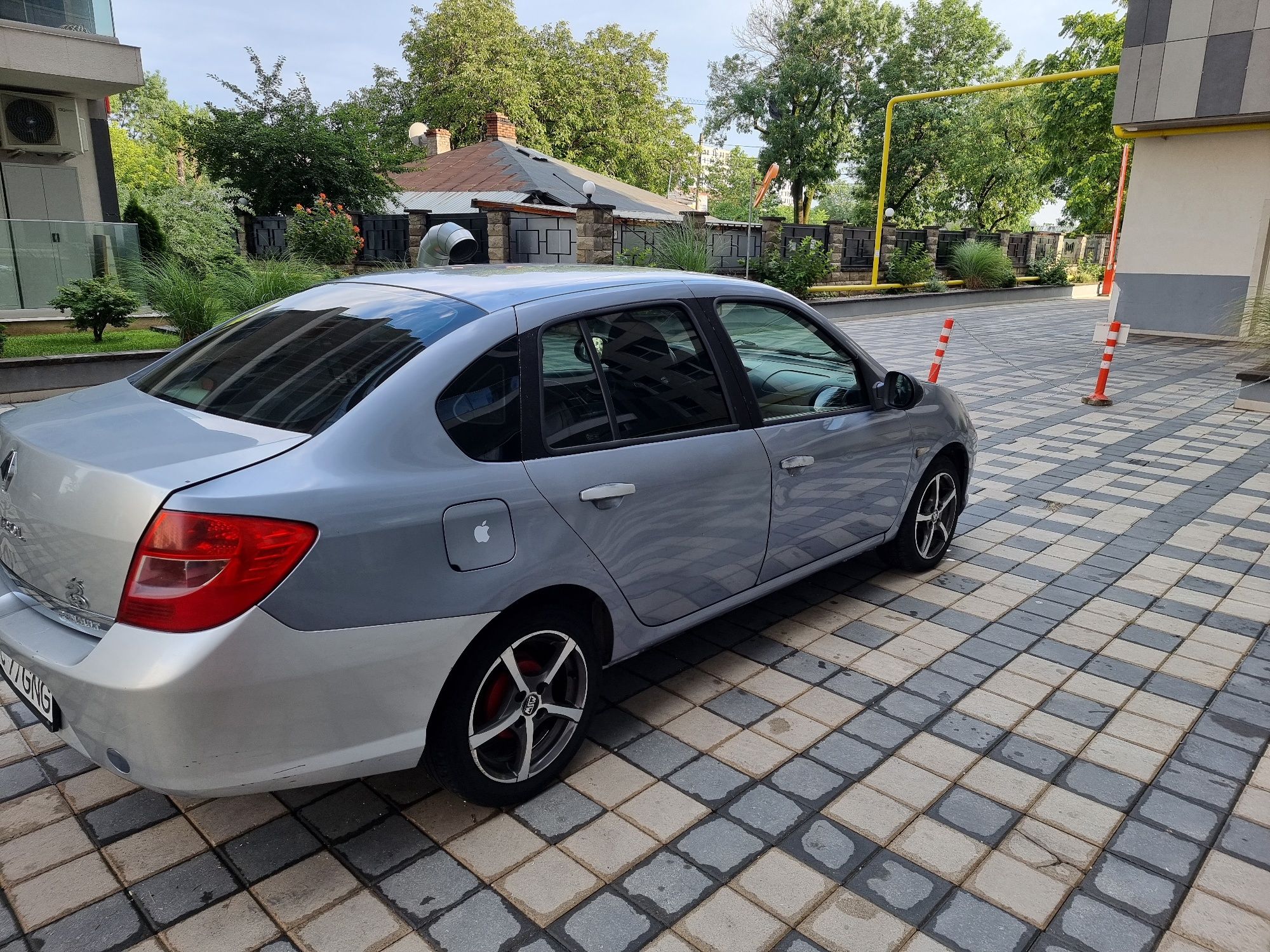 Închiriez Renault  Symbol Glovo-Bolt Food- Tazz  1.5 diesel