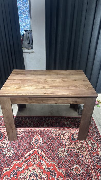 Стол в хорошем состоянии