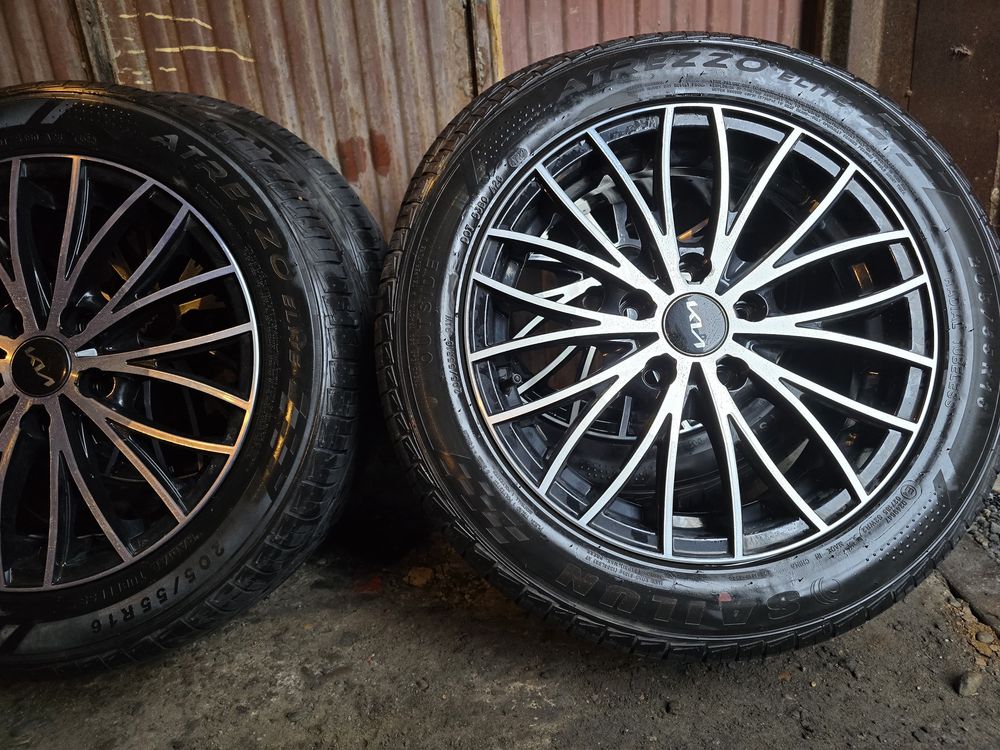 Продам диски и шины r16 205/55 диск 5/114.3 ET47  57.1