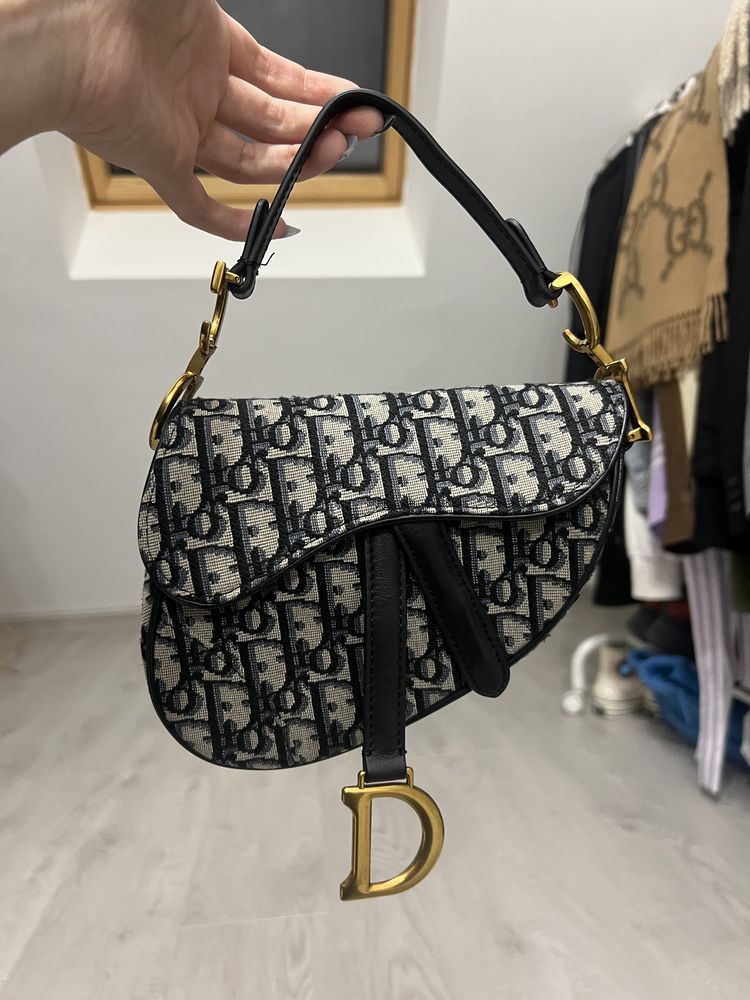 Dior Saddle мини чанта