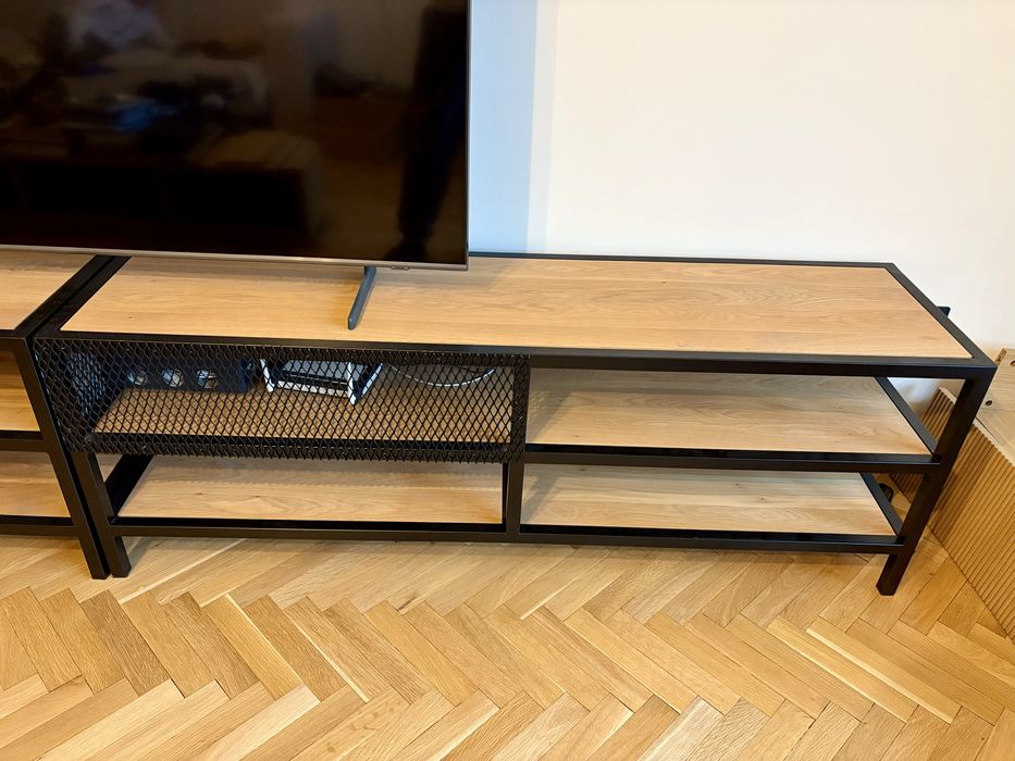 Маси за дневна / телевизор от стомана и дъбов масив