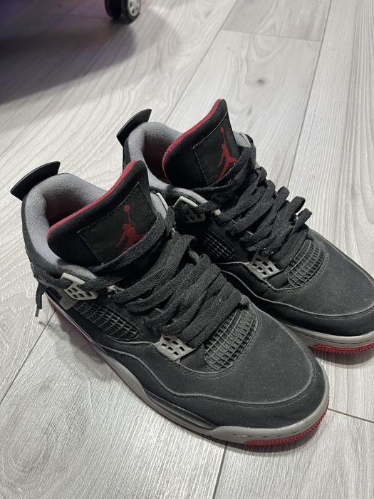 Air Jordan Retro 4 Bred size 43