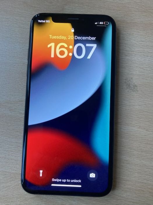 Iphone X 64 гб винаги ползван с протектор и кръб