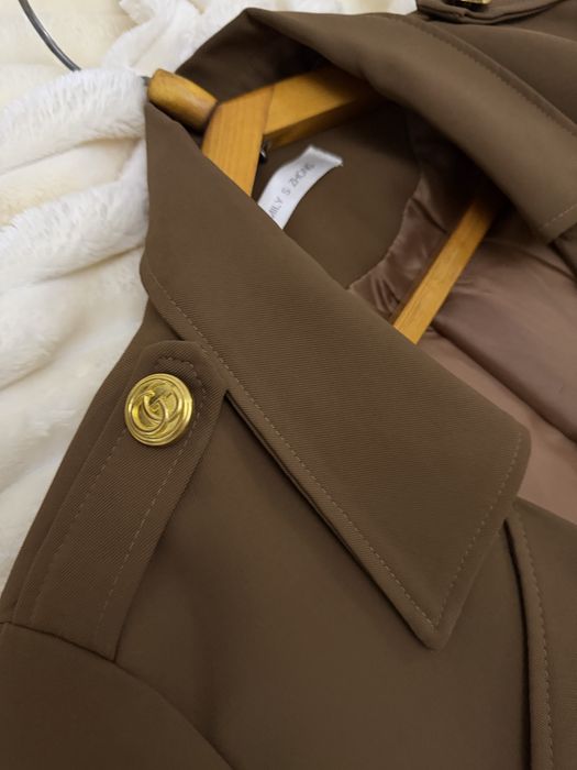 Trench sotiladi 1 marta kiyilgan