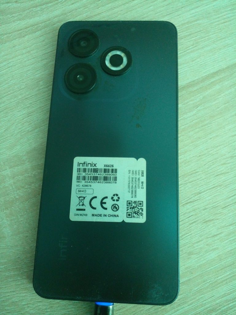 Infinix Smart 8 смартфон