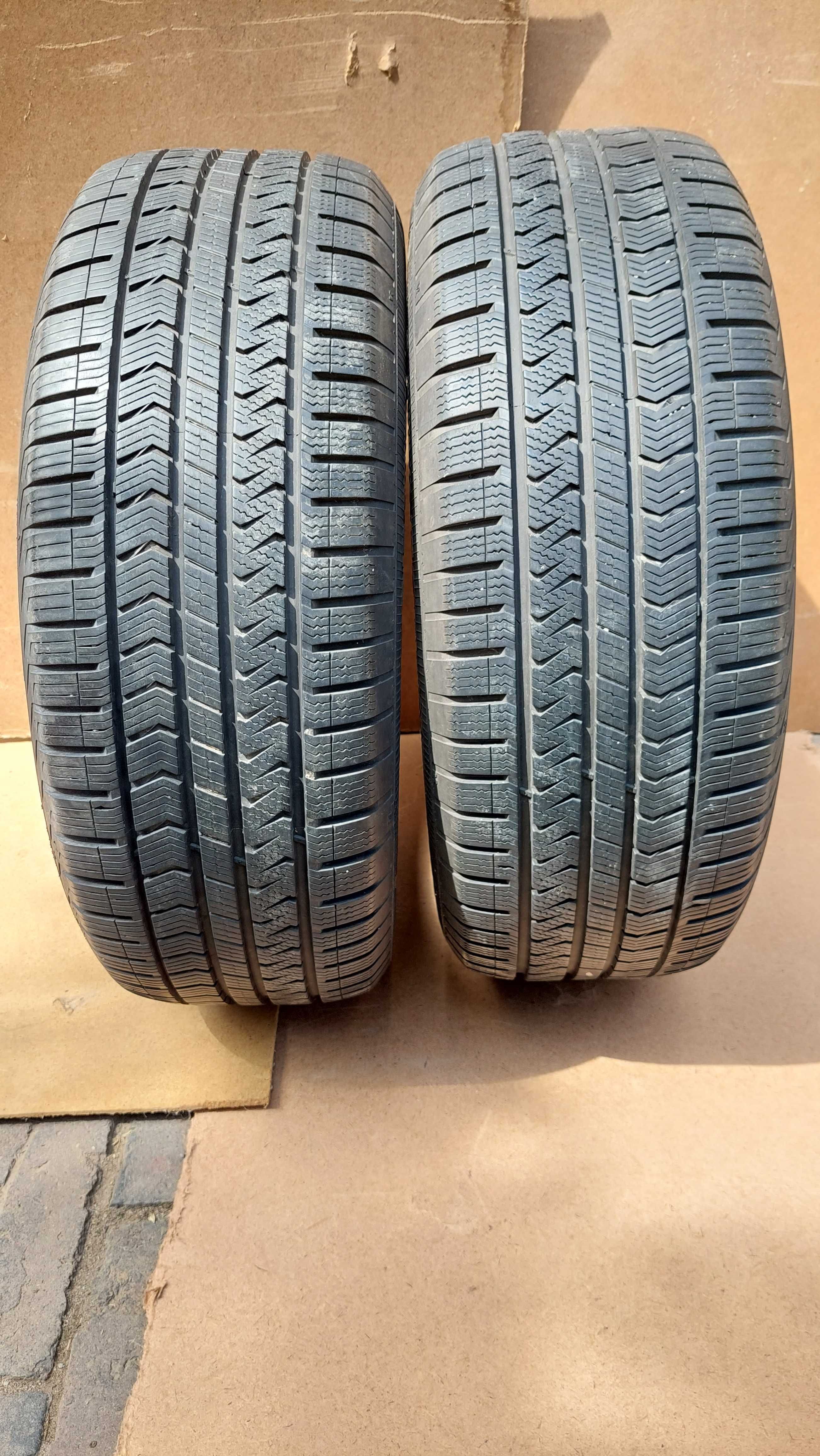 Vând 2 anvelope cauciucuri Vredestein "Quatrac 5" 235/55 R 18 100V M+S