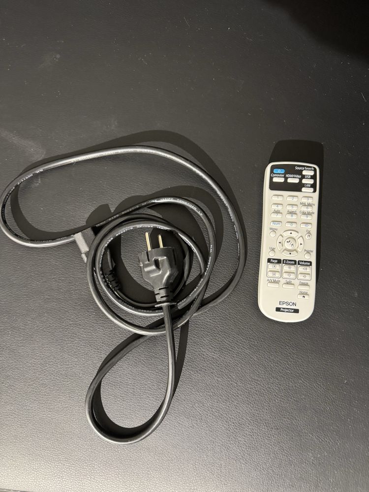 Проектор EPSON EB-S05