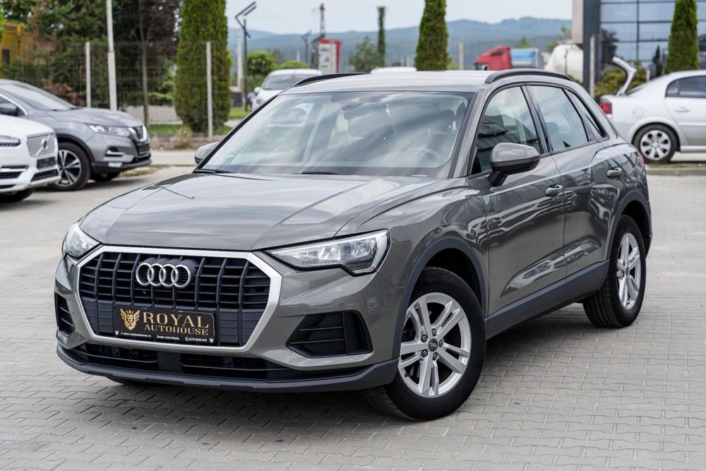 Audi Q3 Garantie, Lane / Side Assist, Distronic, Bord digital, Carlig electric