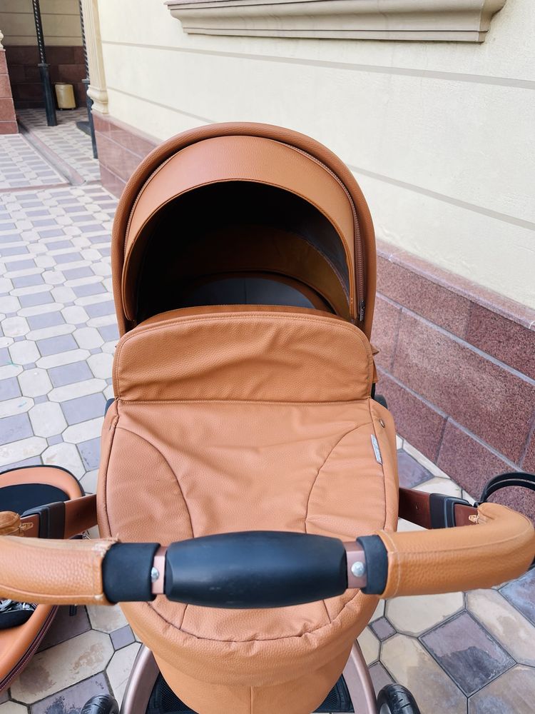 Детская коляска 2в1 Hot Mom F22 коричневый, экокожа