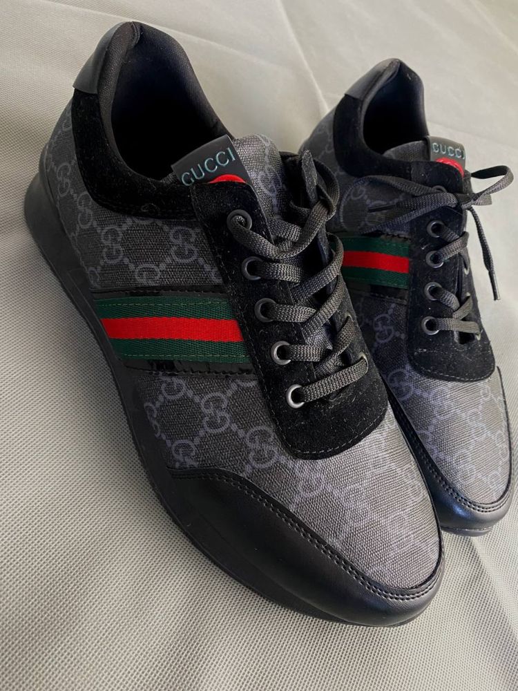 Adidasi barbati gucci