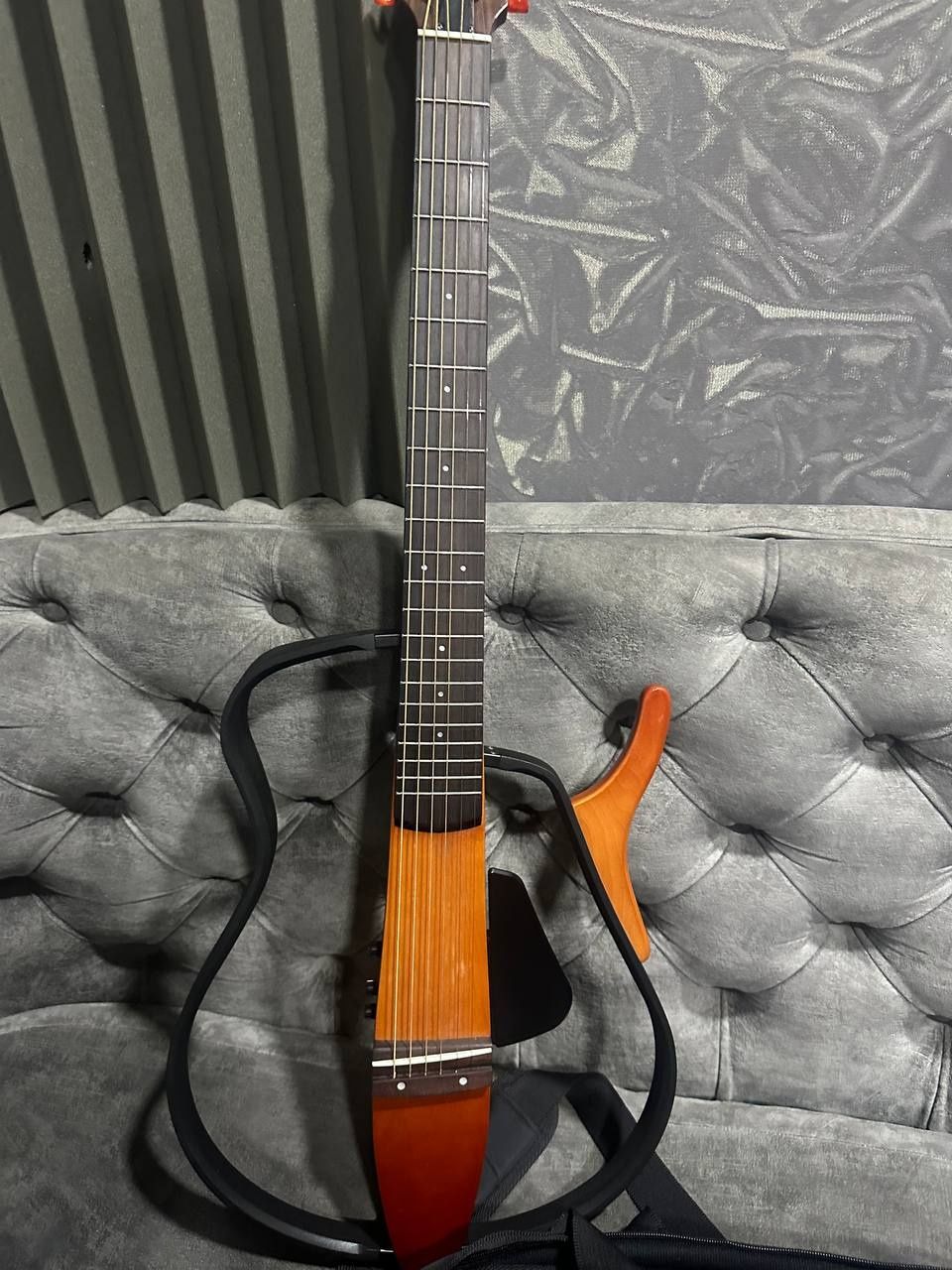 Gitara Yamaha Slg100s sotaman zor sastayena puli arzon