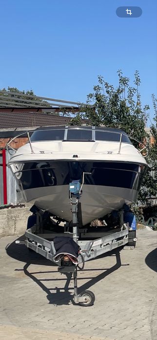 Bayliner 2252 Ls cu cabina Yamaha F250 cp