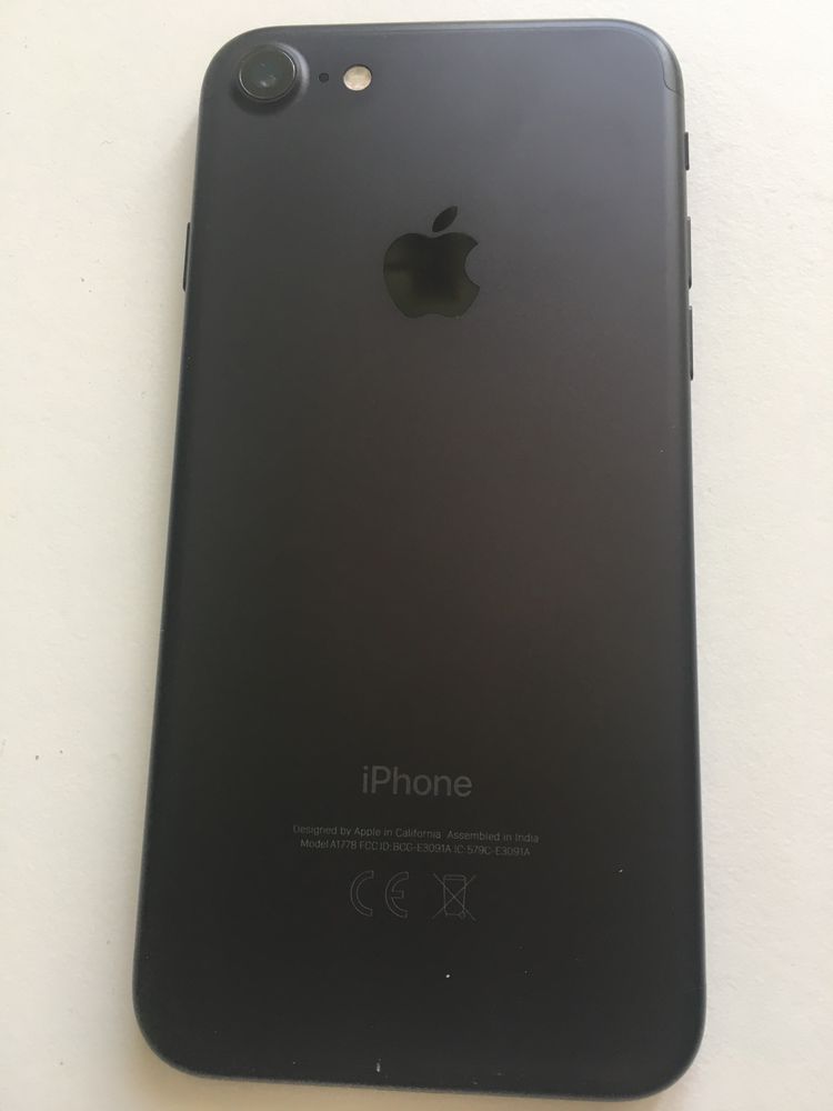 iPhone 7, 32 GB черен цвят