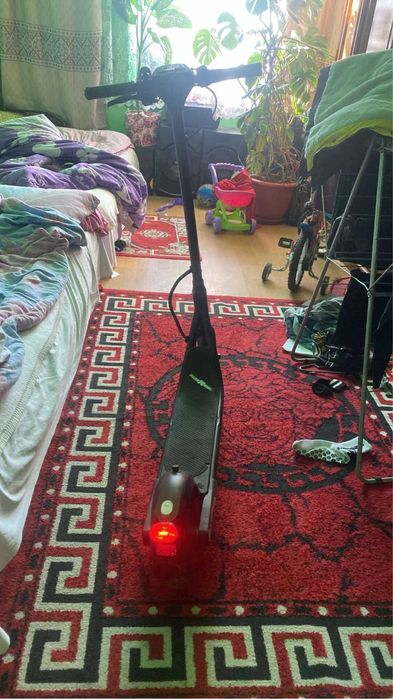 Vand trotineta electrica cu garantie si acte mai multe detalii la nr