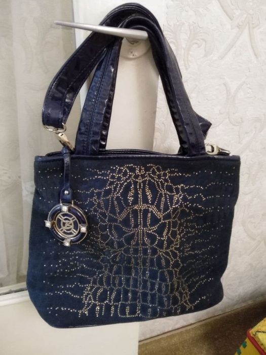 Продается женская сумка в отличном состоянии замшевая кожа цвет синий