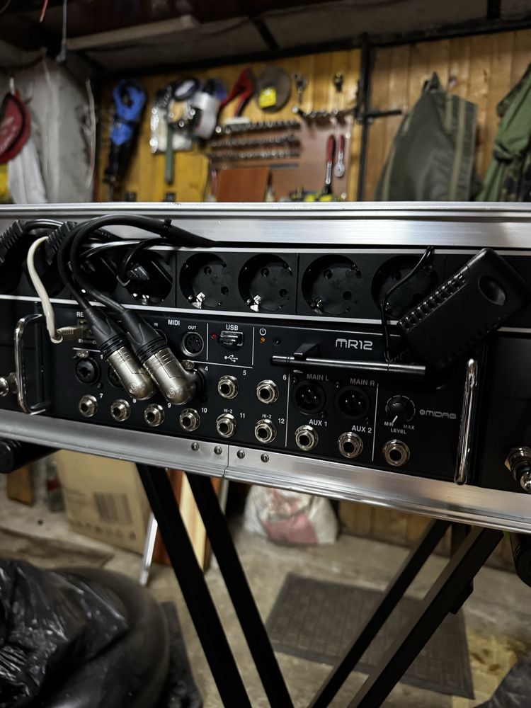 Mixer Midas MR12 + case.
