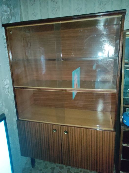 Продам Книжный шкаф