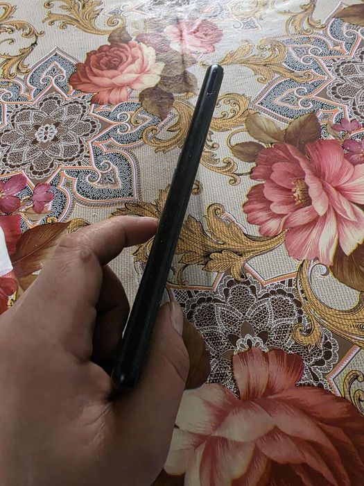 Продавам телефон Samsung A13