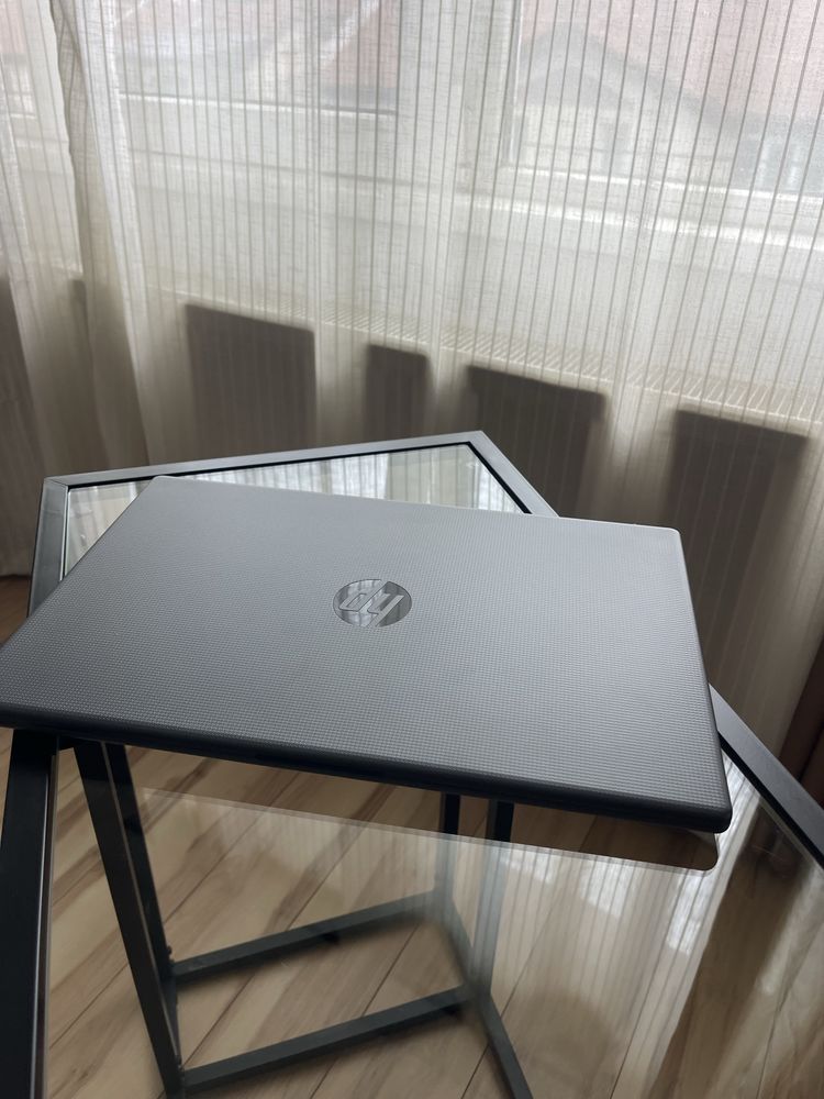 Laptop HP 15-fc0030nq