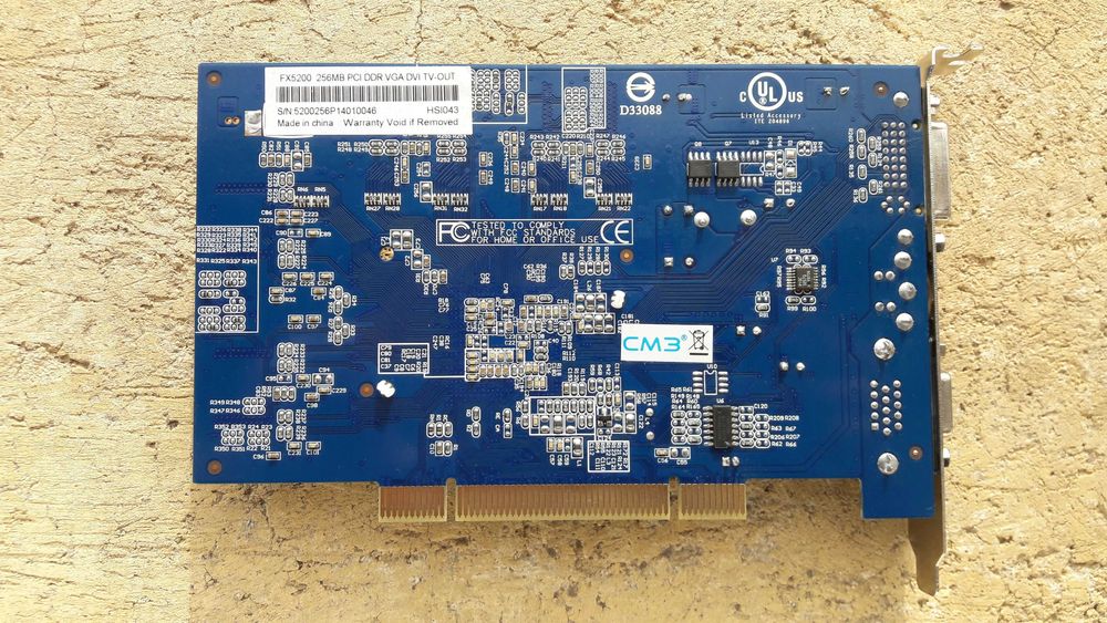 Placa video de colectie nVIDIA Geforce FX 5200 PCI 256MB DDR 128bit