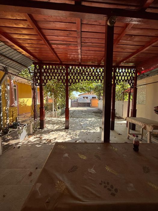 Casa spațioasă cu teren generos