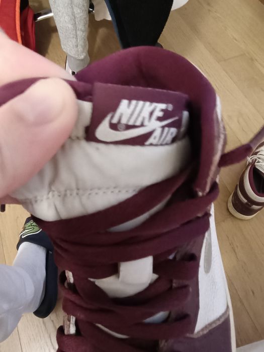 Jordan 1 High Orginali Bordeaux Defecte