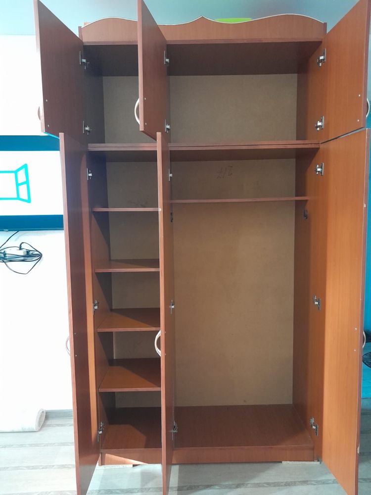 Продам шкаф для одежды