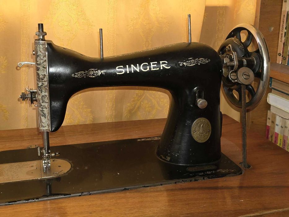 Colecție Mașini de Cusut Vechi – Singer, Mercedes, Ileana, Nicoleta