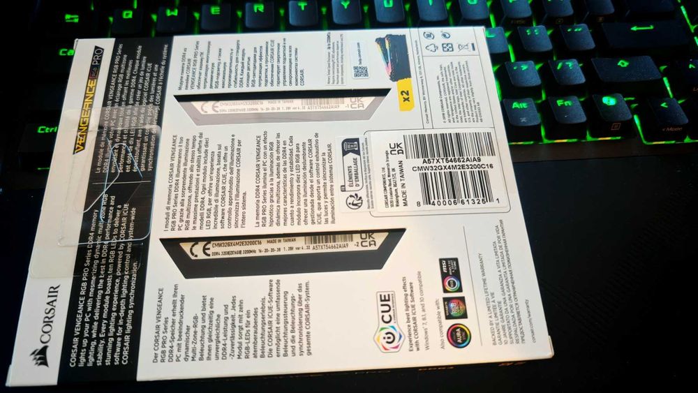 Нова ! Рам памет Corsair VENGEANCE RGB PRO 32GB (2x16GB) DDR4 3200MHz