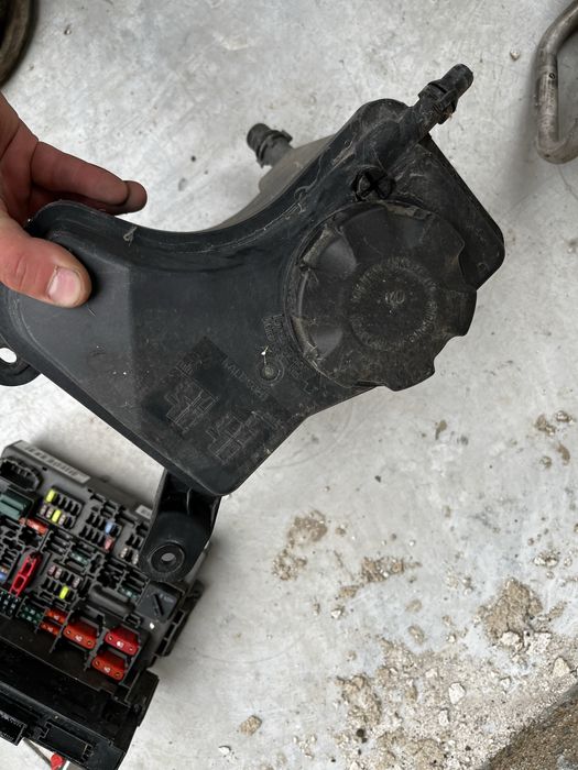 Казанче антифриз дизел бмв е90 е91 е92 е87 е81