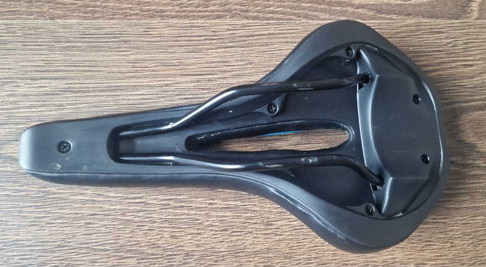 Sa bicicleta, noua, confortabila