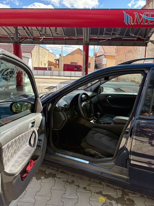 Mercedes benz C200