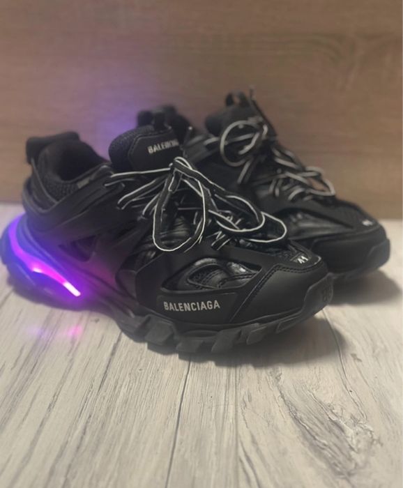 Balenciaga track