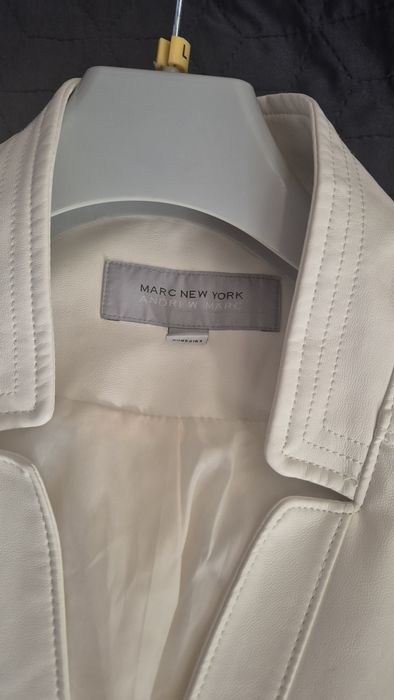 Дамско кожено яке