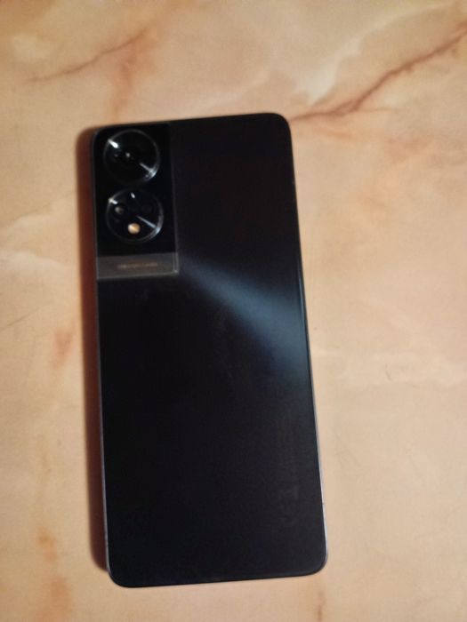 Смартфон TCL 50 с напукан дисплей