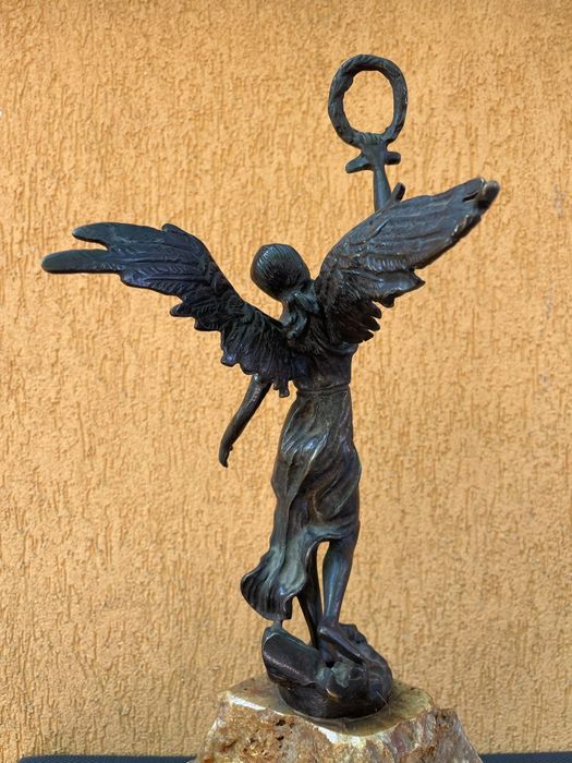 Sculptura, stateta bronz, Victorie inaripata